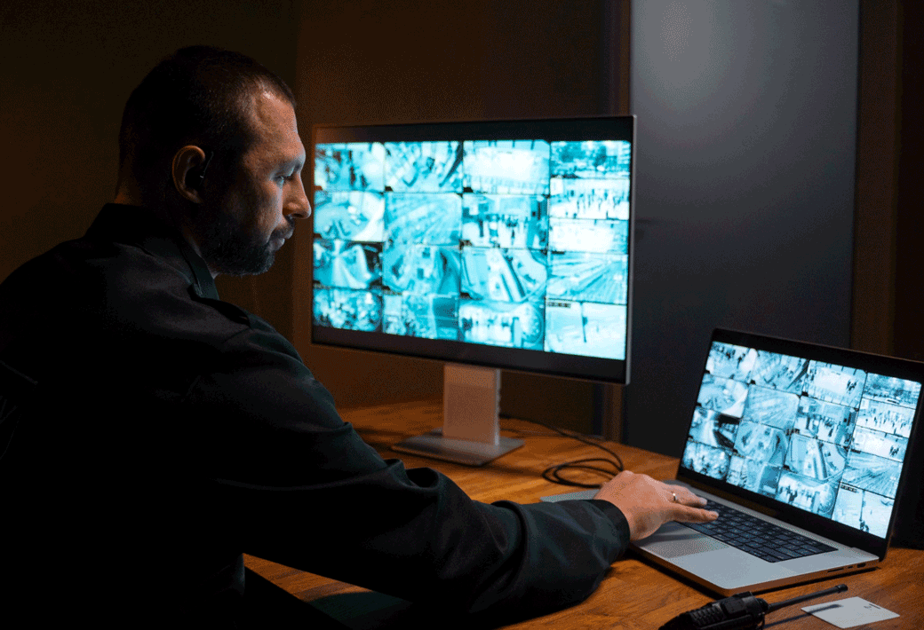 Equipe de portaria terceirizada Self Protection em condomínio de São Paulo